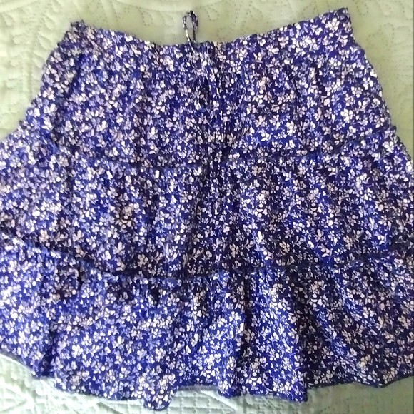 EUC SHEIN flouncy royal blue floral tiered mini skirt - Picture 4 of 16